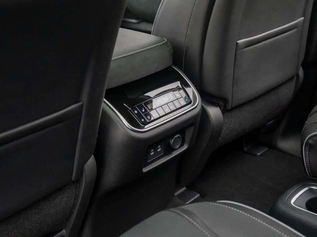 New 2026 INFINITI QX80 Luxe w/ Cargo Package image 17