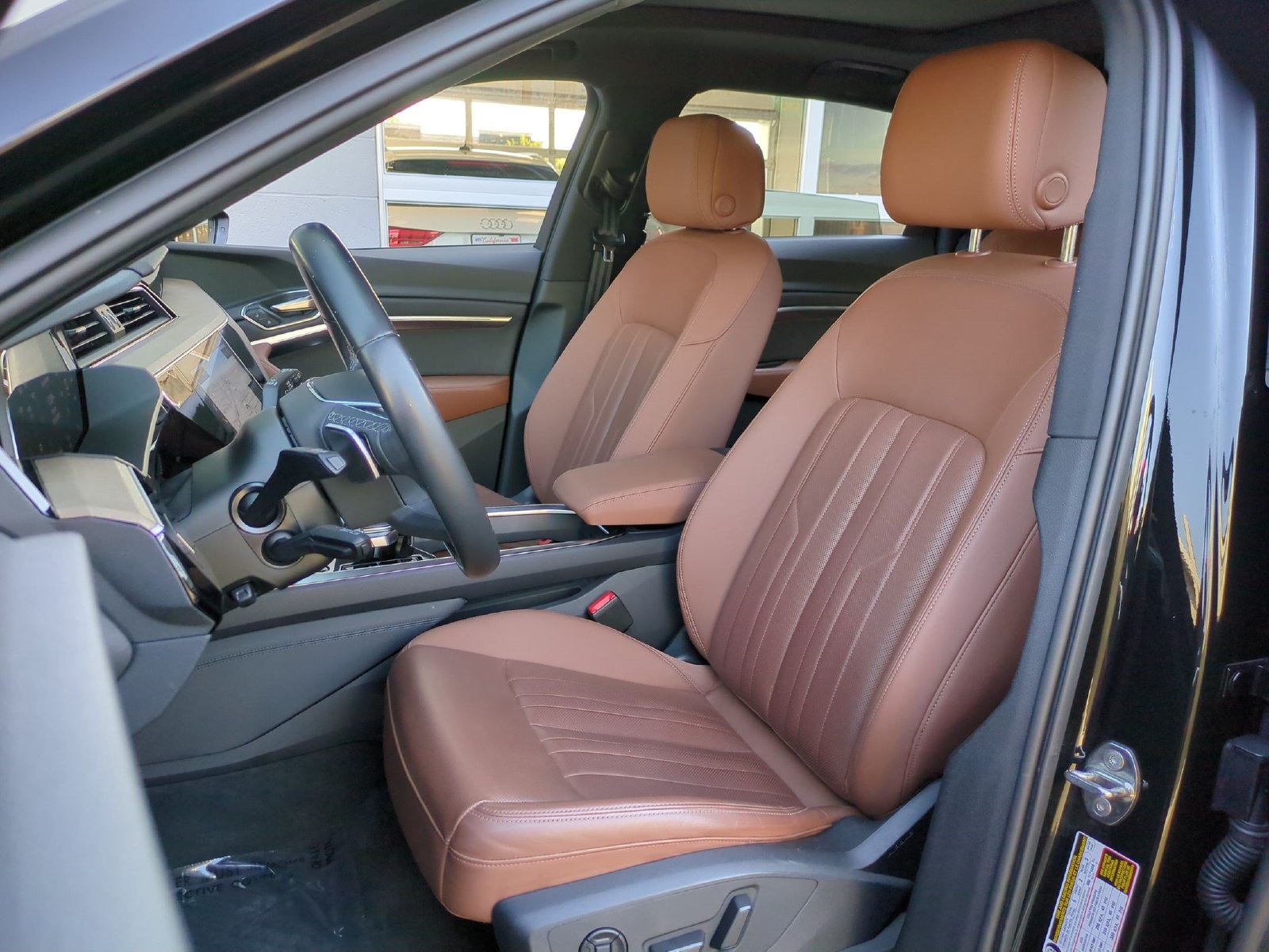 Used 2024 Audi Q8 e-tron Premium Plus w/ Premium Plus Package AWD/4WD image 29