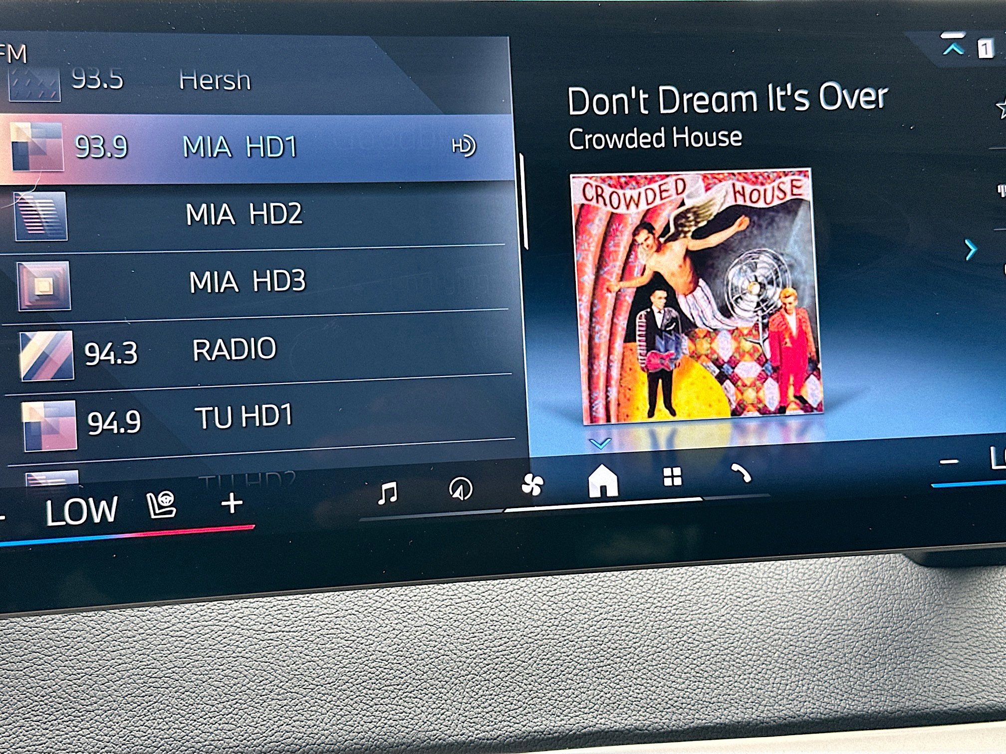 Certified 2025 BMW iX xDrive50 image 15