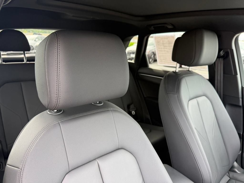 Certified 2025 Audi Q3 2.0T Premium w/ Convenience Package AWD/4WD image 16