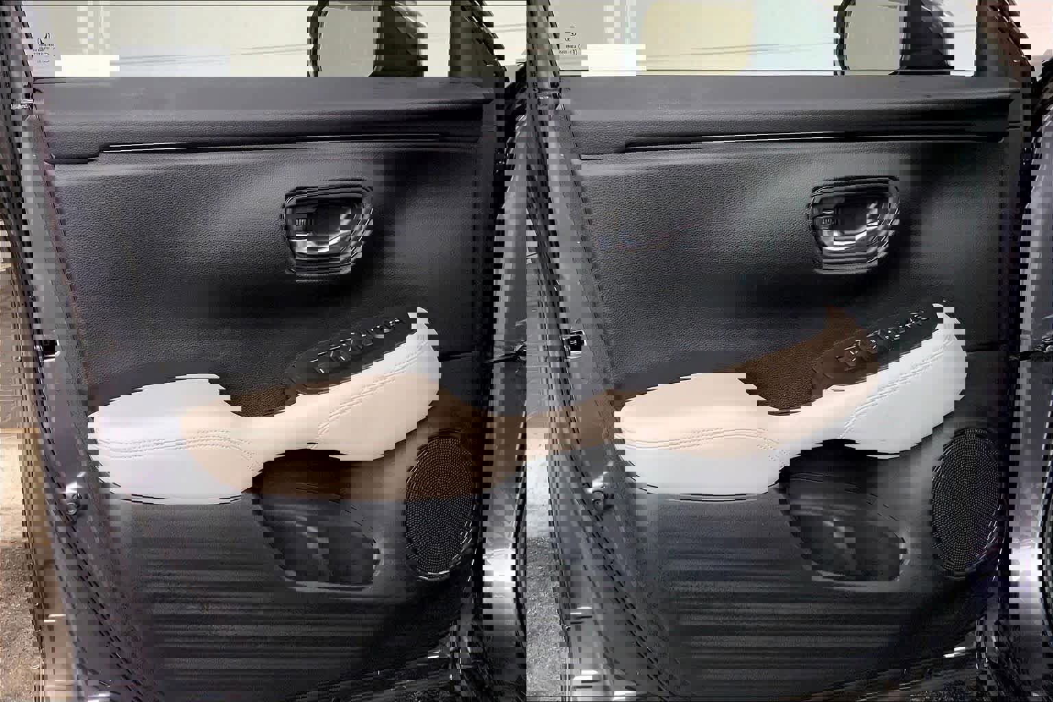 Used 2023 Honda HR-V LX image 21