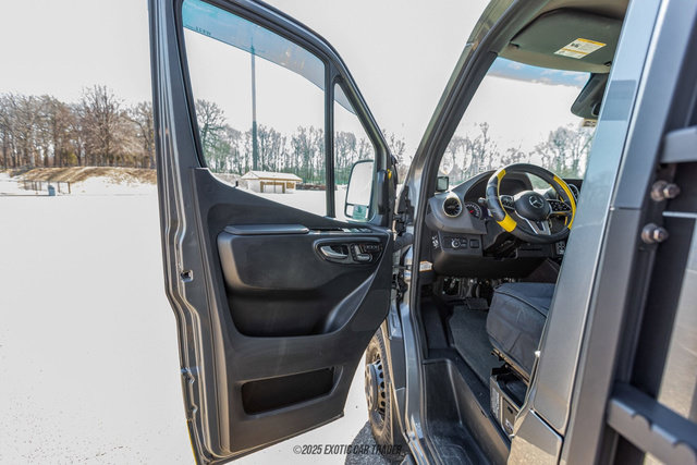 Used 2022 Mercedes-Benz Sprinter 3500 image 23