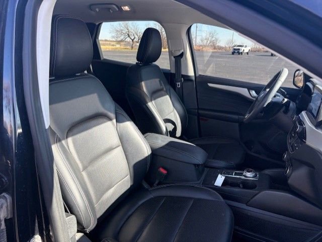 Used 2021 Ford Escape SEL w/ Technology Package image 19