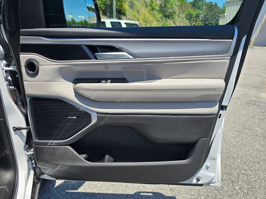 New 2026 Jeep Grand Wagoneer L 4WD w/ Premium Group I image 36