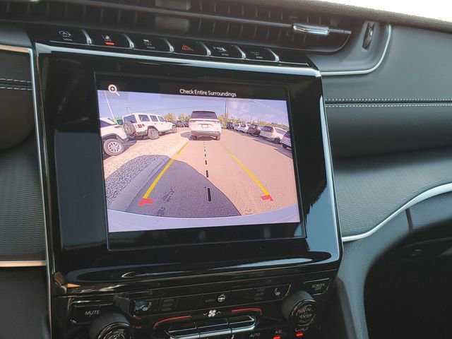 New 2025 Jeep Grand Cherokee Altitude image 10