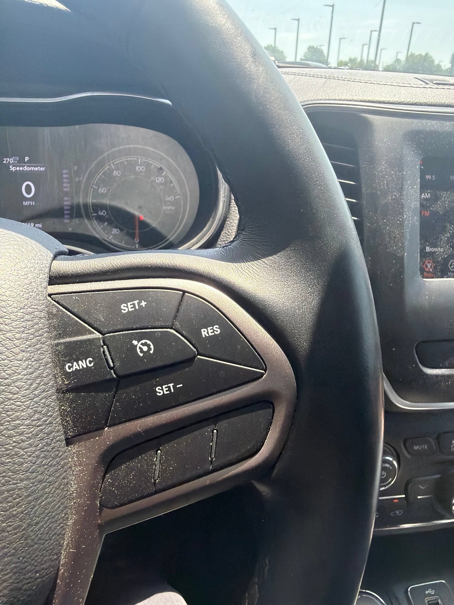 Used 2019 Jeep Cherokee Latitude w/ Cold Weather Group AWD/4WD image 10