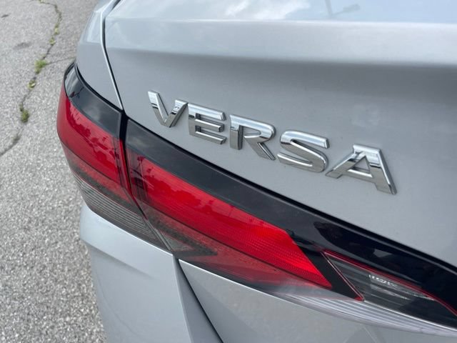 Used 2023 Nissan Versa SV FWD image 9