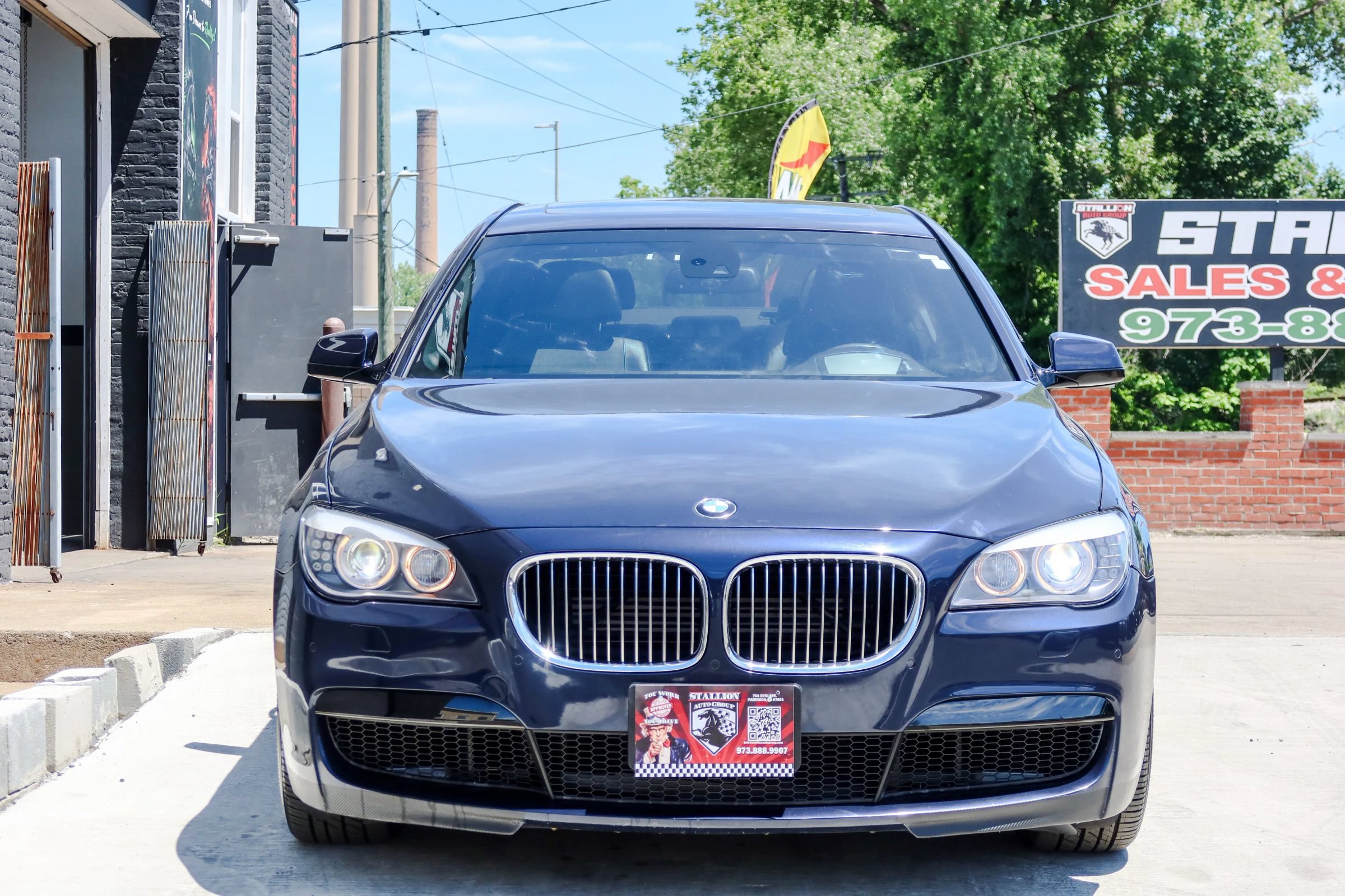 Used 2012 BMW 750i xDrive AWD/4WD image 2