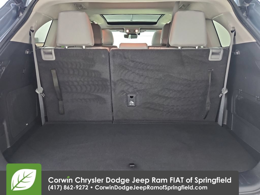 Used 2023 Toyota Highlander Platinum FWD image 34