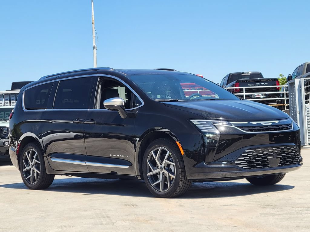 New 2027 Chrysler Pacifica Pinnacle w/ Theater Group AWD/4WD image 31