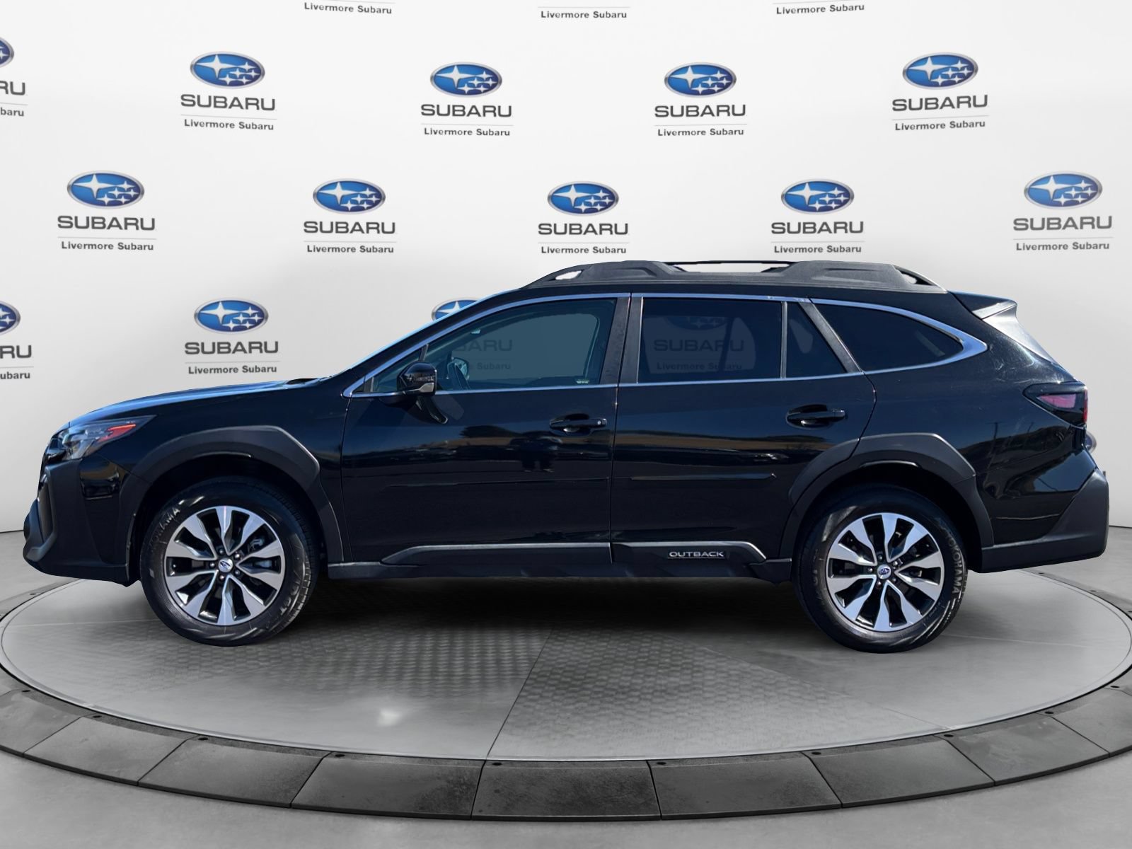 Used 2024 Subaru Outback Limited AWD/4WD image 2
