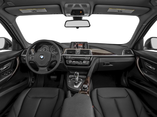 Used 2017 BMW 320i Sedan RWD image 4