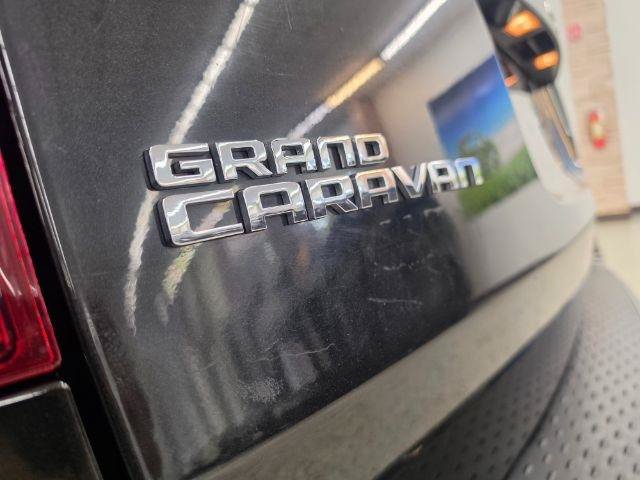Used 2018 Dodge Grand Caravan SE FWD image 31