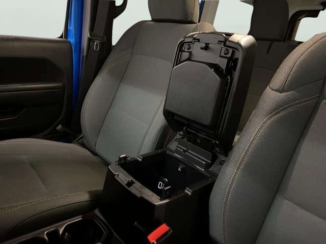 Used 2024 Jeep Wrangler Unlimited AWD/4WD image 10