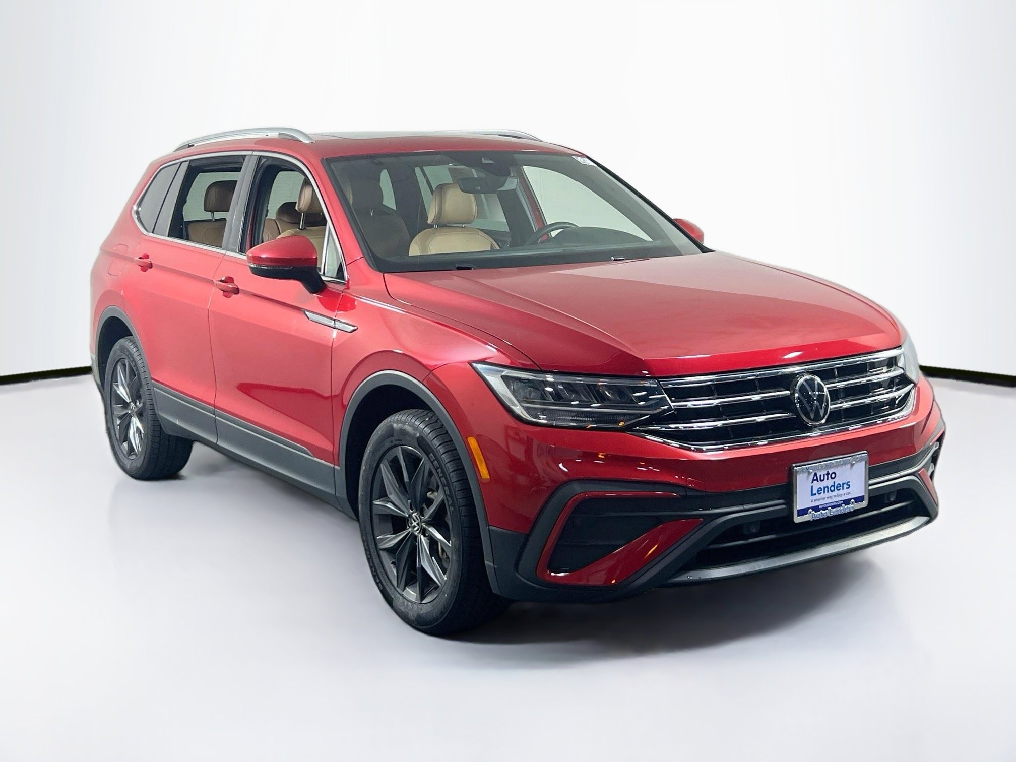Used 2022 Volkswagen Tiguan SE AWD/4WD image 3