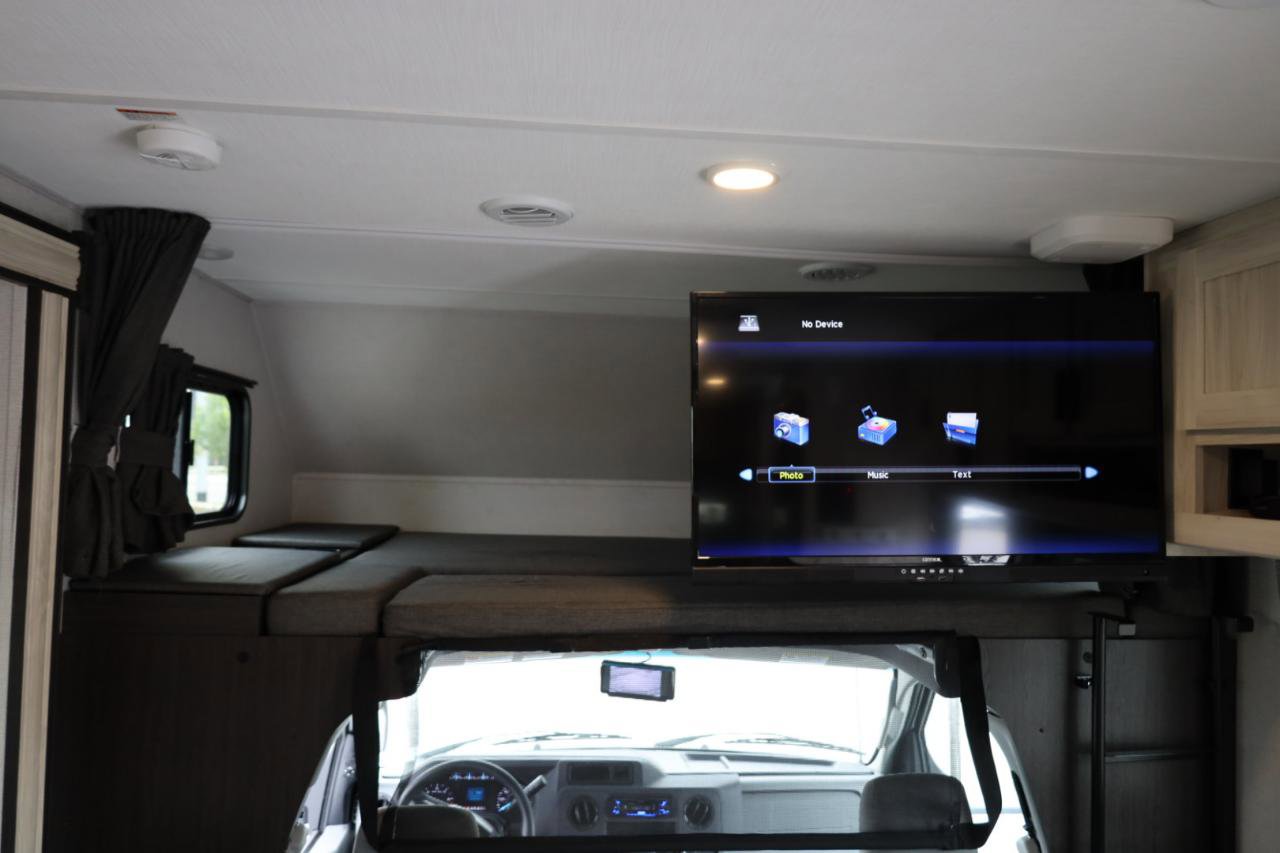Used 2022 Ford E-450 and Econoline 450 Super Duty w/ Motorhome Prep Package RWD image 34