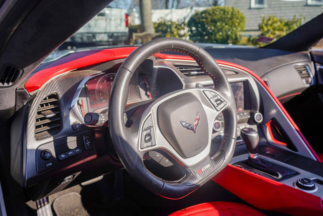 Used 2015 Chevrolet Corvette Z06 w/ 3LZ Preferred Equipment Group image 31