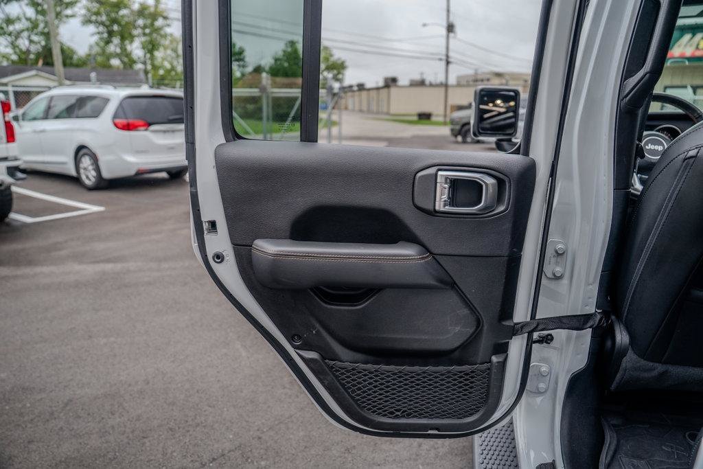 Used 2022 Jeep Wrangler Unlimited Sahara AWD/4WD image 15