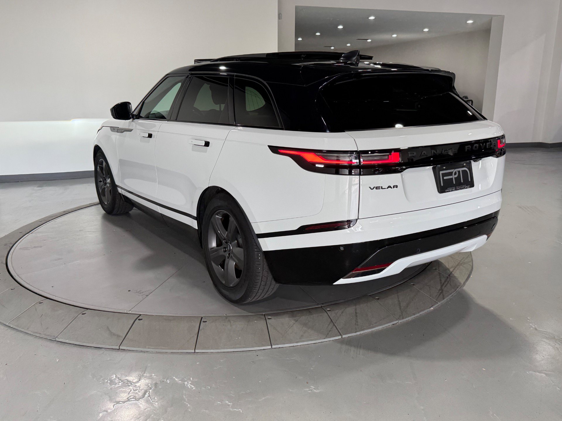 Used 2024 Land Rover Range Rover Velar Dynamic SE AWD/4WD image 10