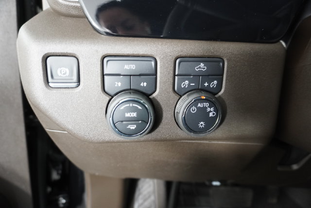 Used 2025 Chevrolet Silverado 1500 LT AWD/4WD image 27