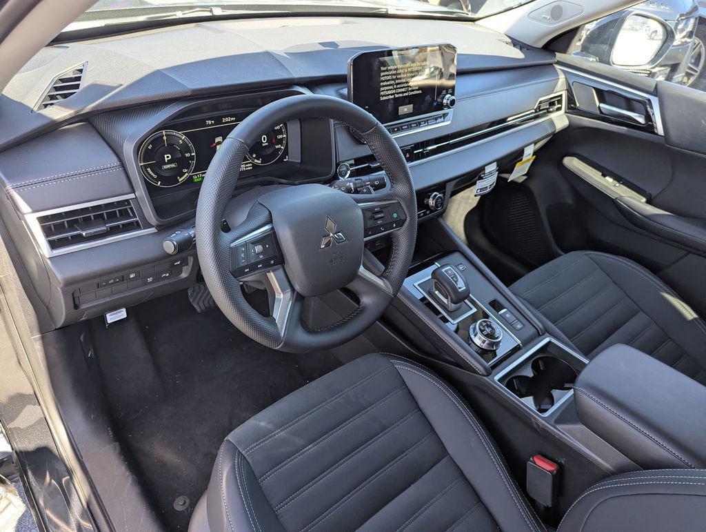 Used 2025 Mitsubishi Outlander 4WD Plug-In Hybrid image 25