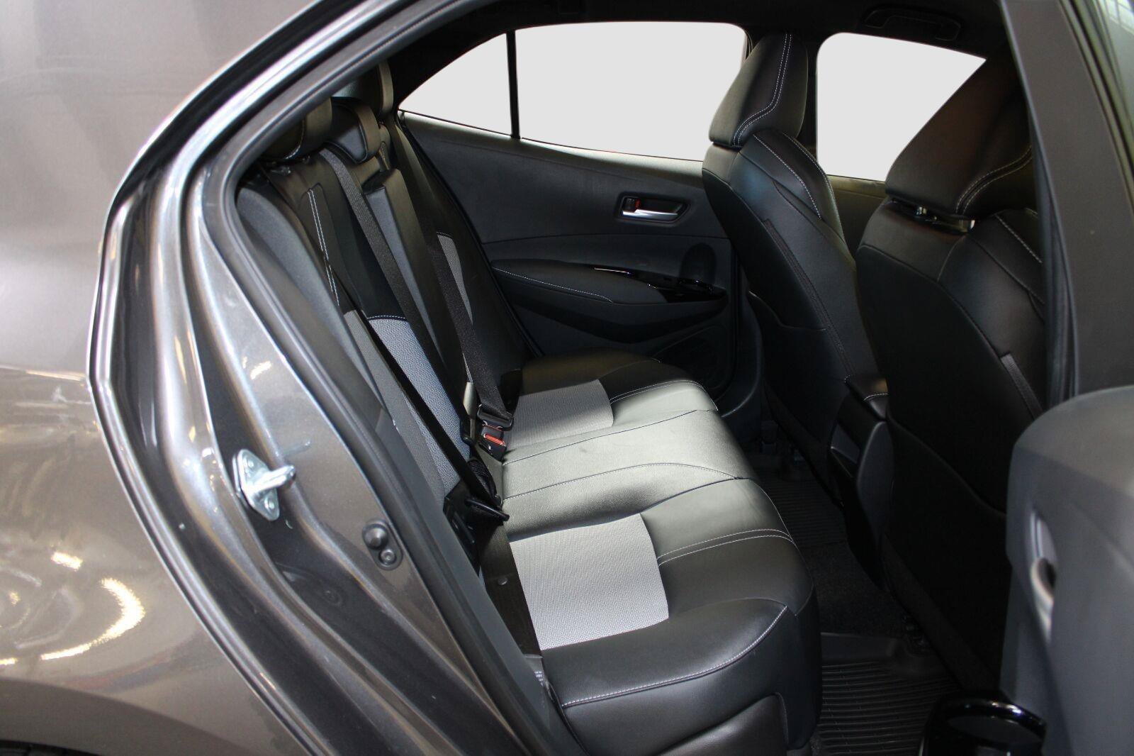 Used 2021 Toyota Corolla XSE FWD image 37