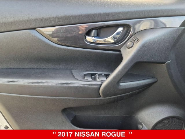 Used 2017 Nissan Rogue S w/ S Appearance Package AWD/4WD image 11