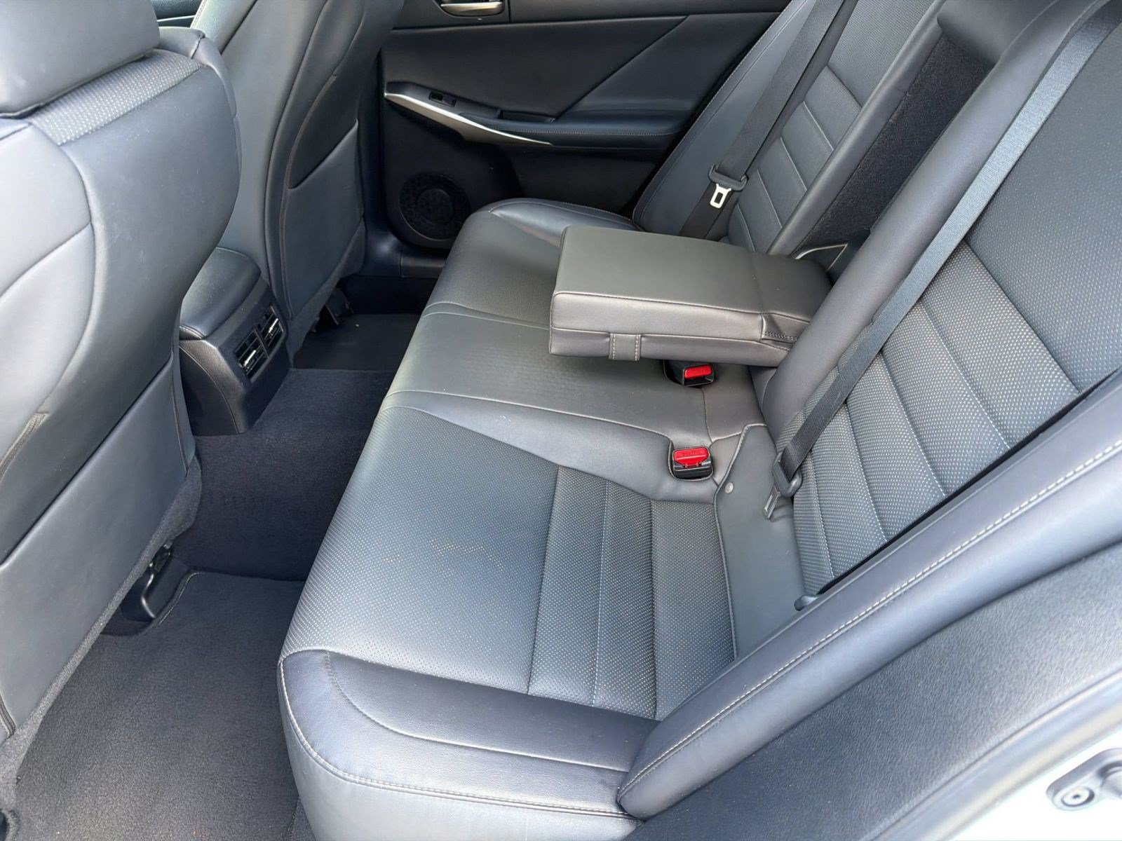 Used 2019 Lexus IS 300 F Sport w/ F Sport Package RWD image 23