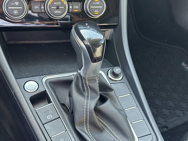 Used 2022 Volkswagen Jetta SE image 20