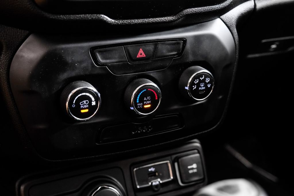 Used 2018 Jeep Renegade Sport w/ Power & Air Group image 20