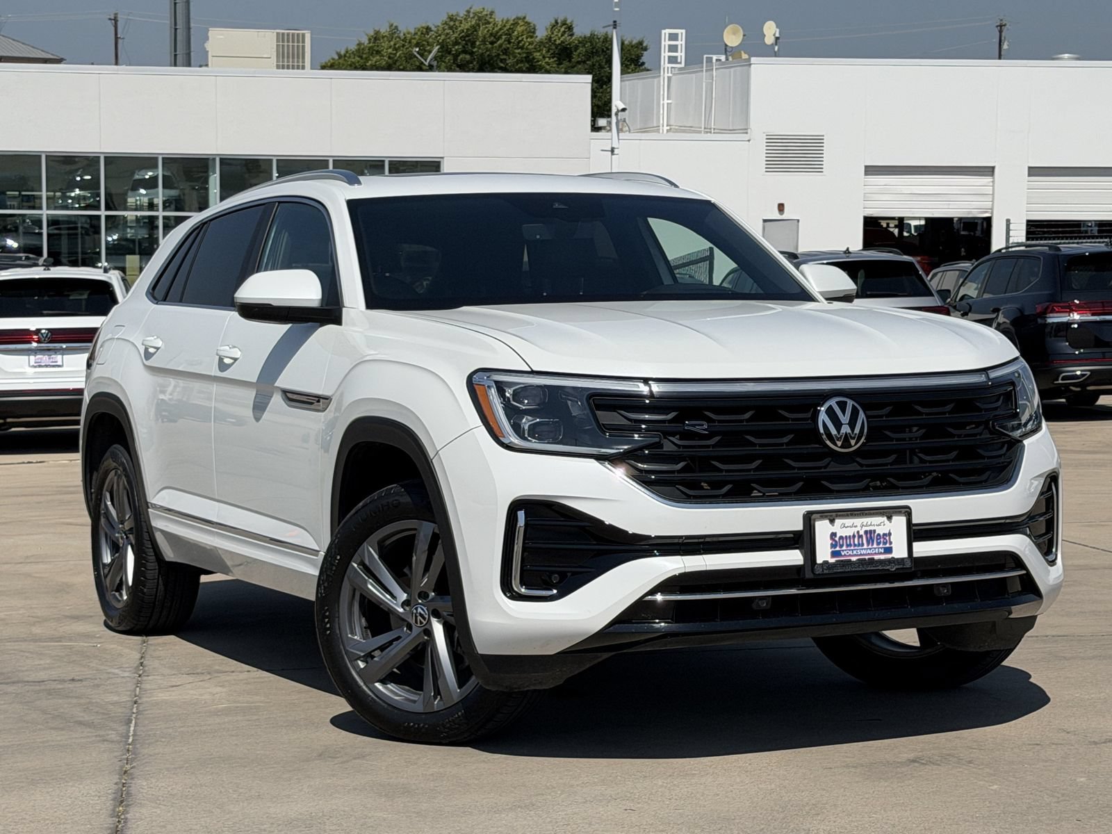 Used 2024 Volkswagen Atlas Cross Sport SEL R-Line AWD/4WD video 2