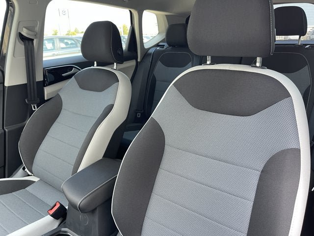 New 2026 Volkswagen Taos S FWD image 11