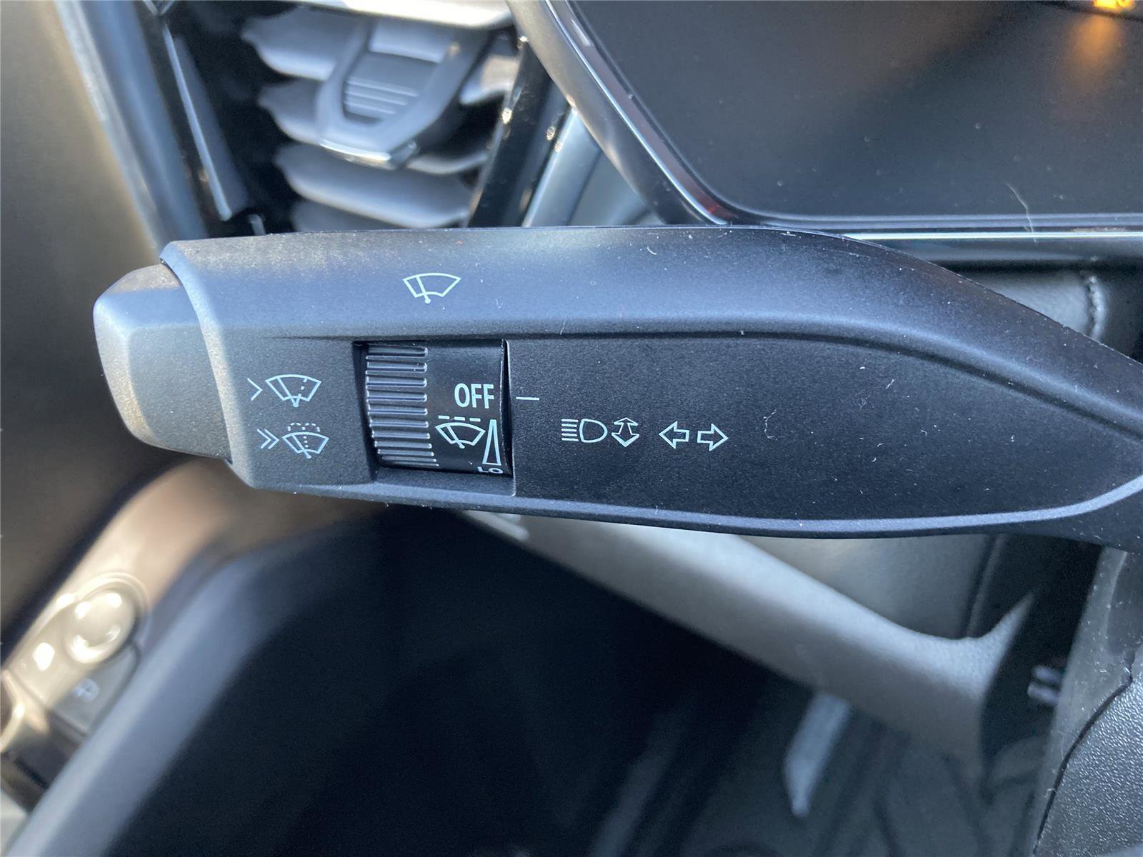 New 2026 GMC Canyon Elevation w/ Convenience Package image 25