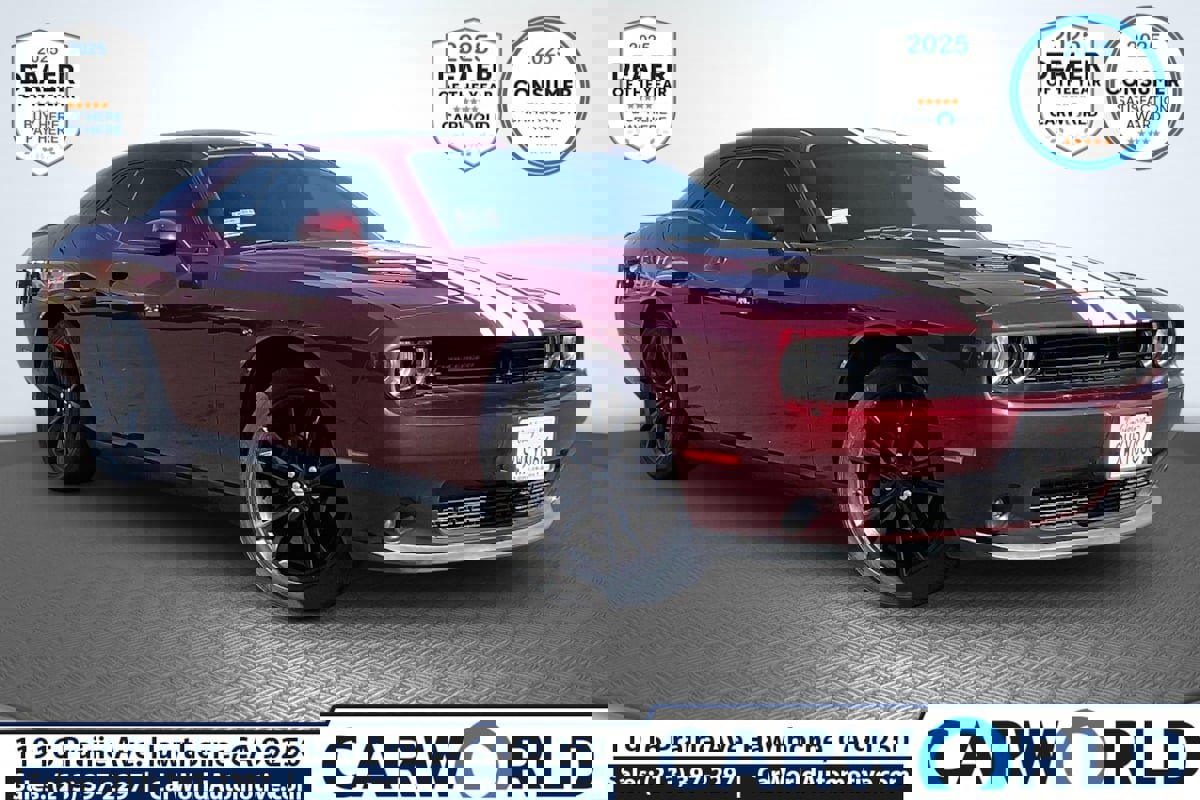 Used 2018 Dodge Challenger SXT w/ Blacktop Package image 1