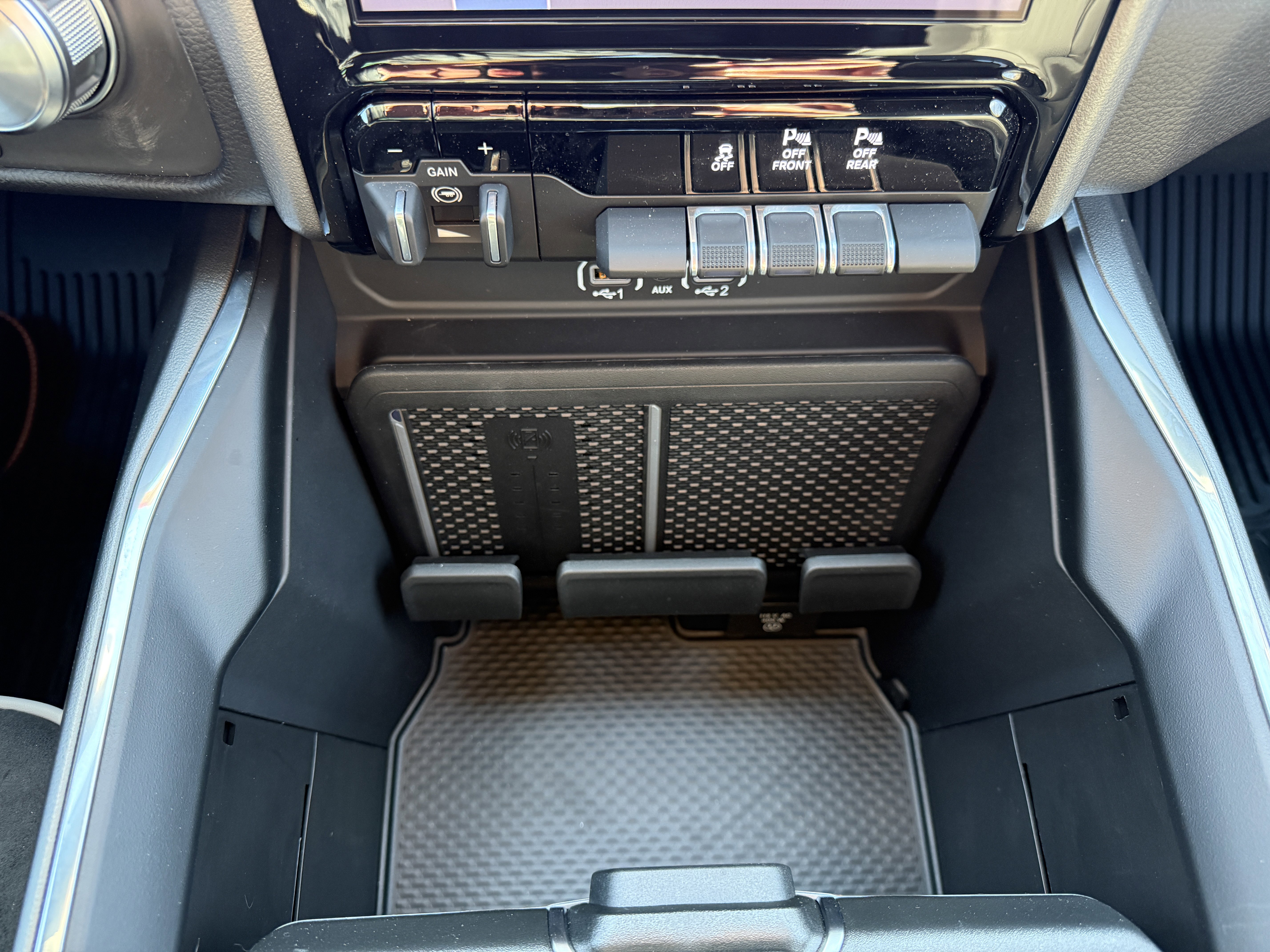 New 2026 RAM 1500 Laramie w/ Sport Appearance Package image 13