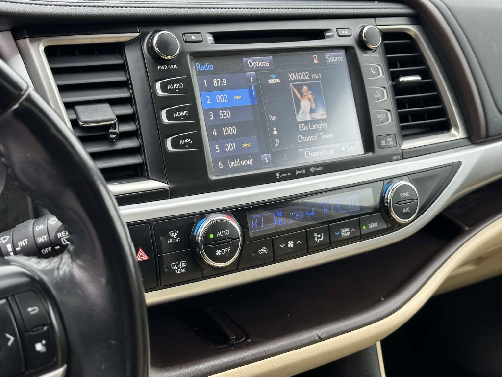 Used 2018 Toyota Highlander XLE w/ Protection Package #3 AWD/4WD image 9