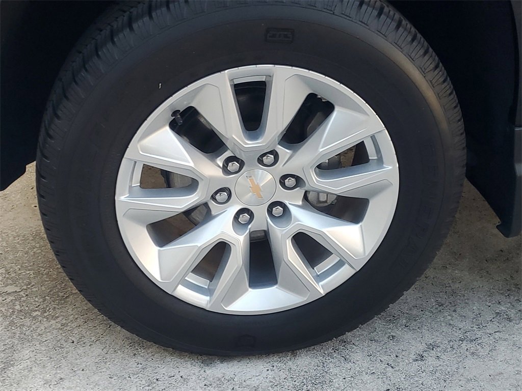 Used 2025 Chevrolet Silverado 1500 Custom image 4