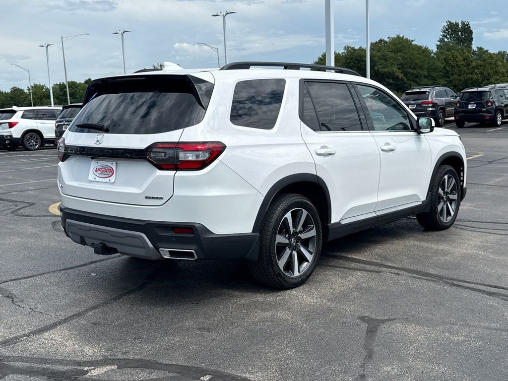 Certified 2025 Honda Pilot Touring image 11
