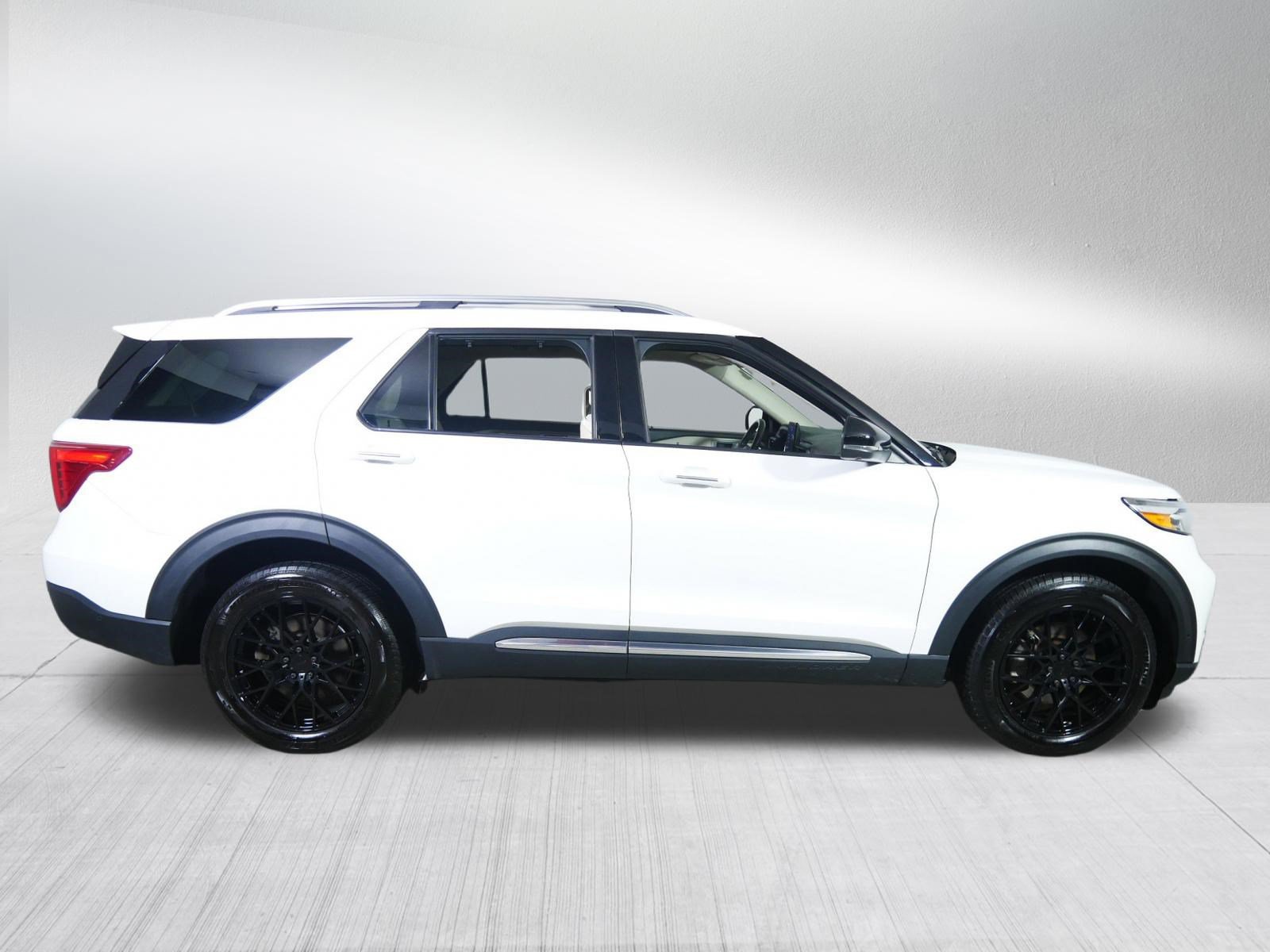 Used 2022 Ford Explorer Platinum w/ Premium Technology Package AWD/4WD image 8