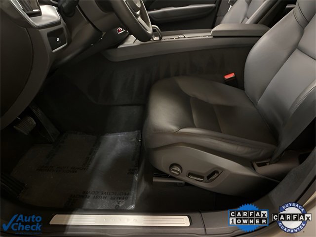 Used 2025 Volvo XC60 B5 Core image 56