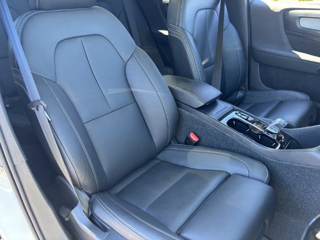 Used 2026 Volvo XC40 B5 Plus AWD/4WD image 10