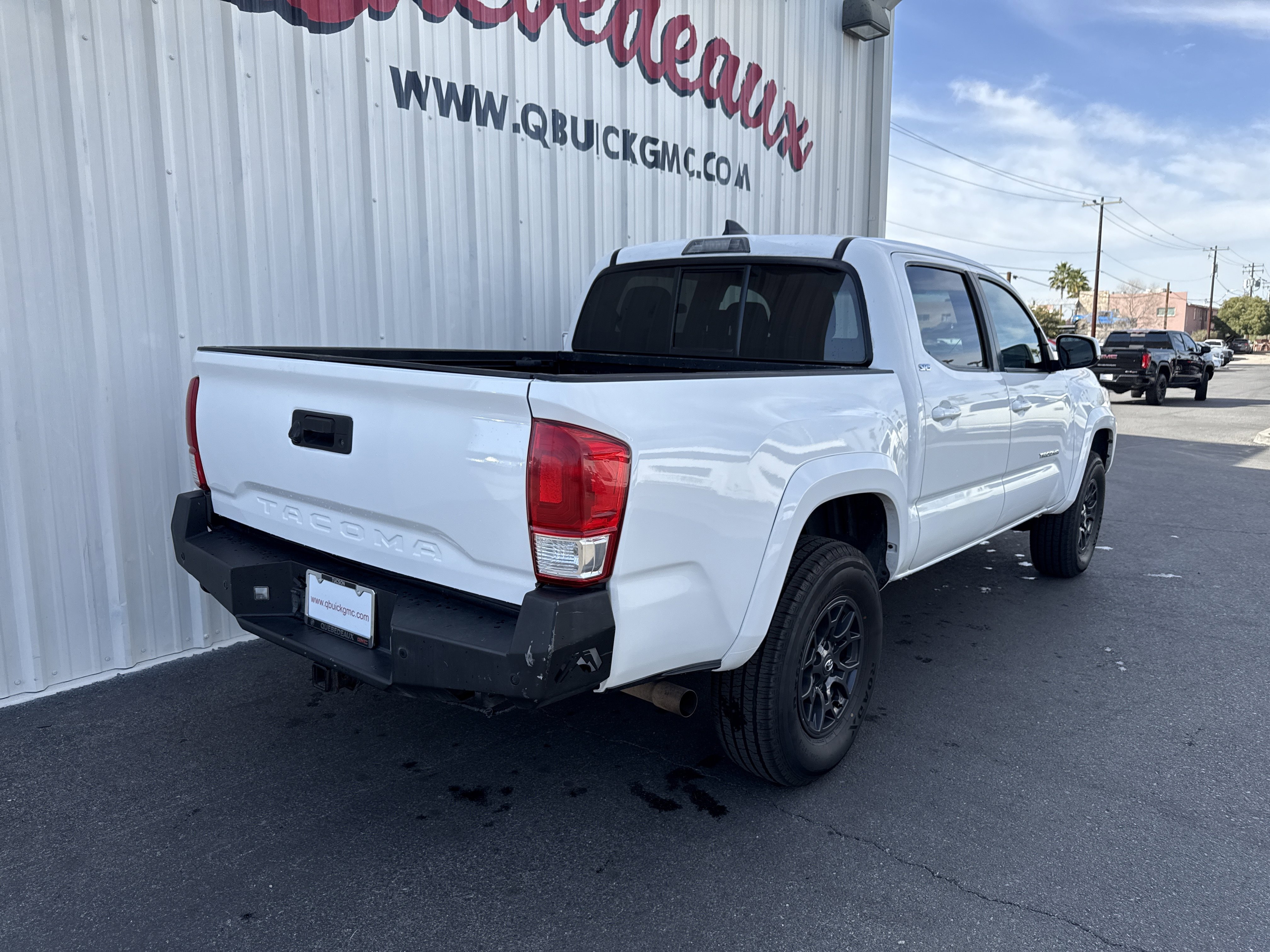 Used 2017 Toyota Tacoma SR5 w/ Tow Package image 28
