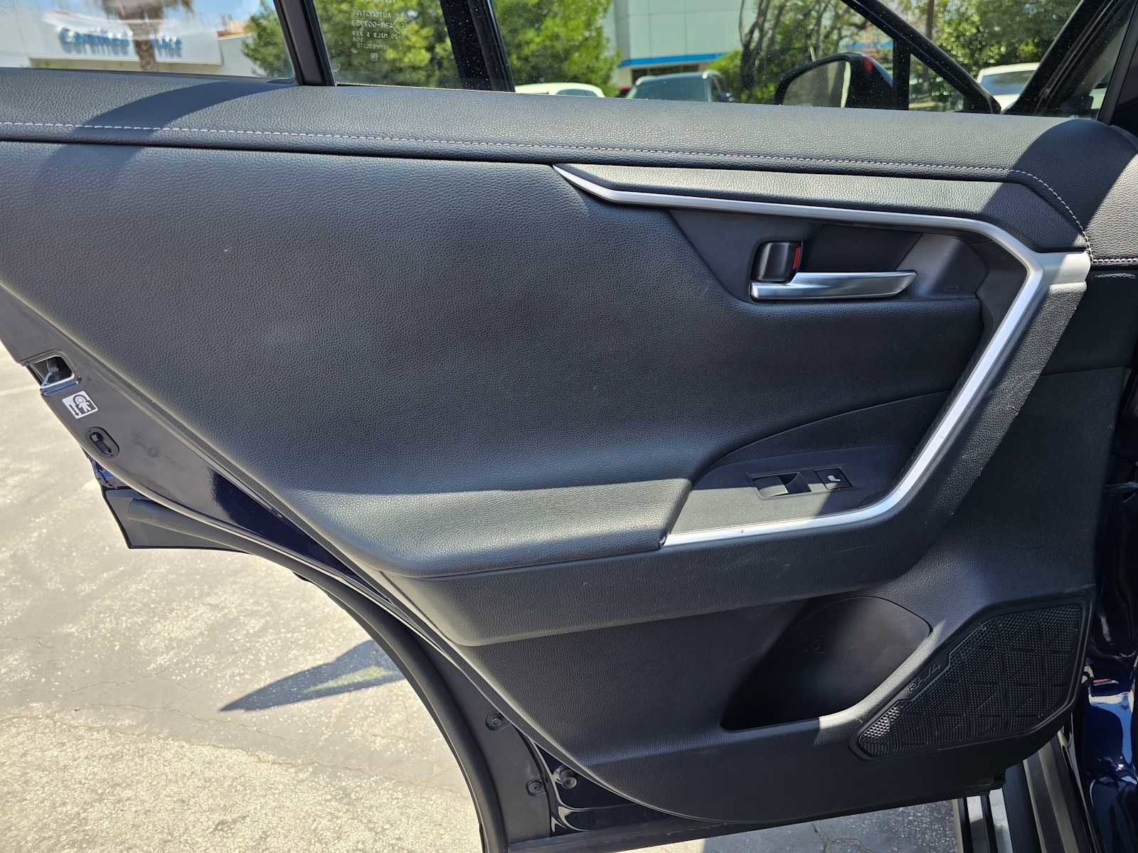 Used 2019 Toyota RAV4 Limited AWD/4WD image 19