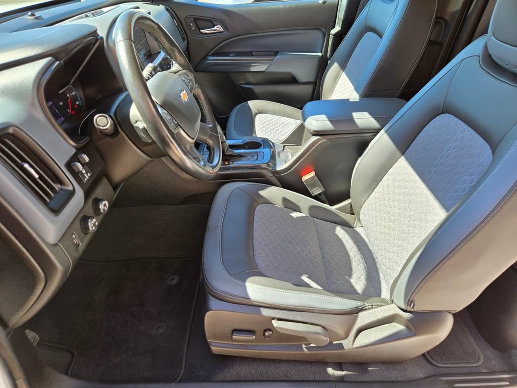 Used 2021 Chevrolet Colorado Z71 w/ Safety Package AWD/4WD image 15