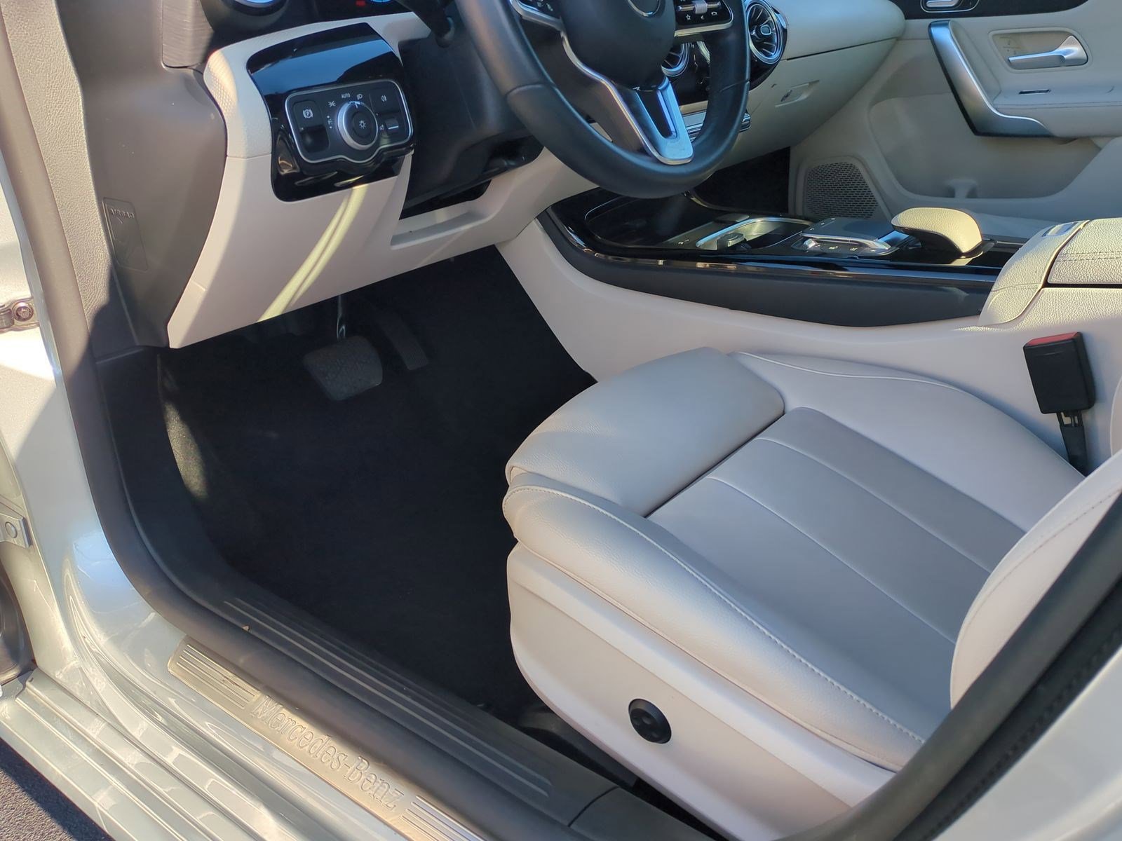 Used 2023 Mercedes-Benz CLA 250 250 image 17