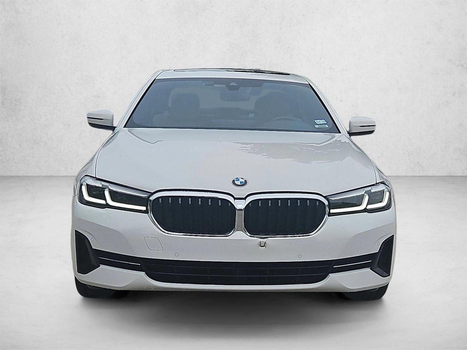 Used 2023 BMW 530i w/ Convenience Package RWD image 2