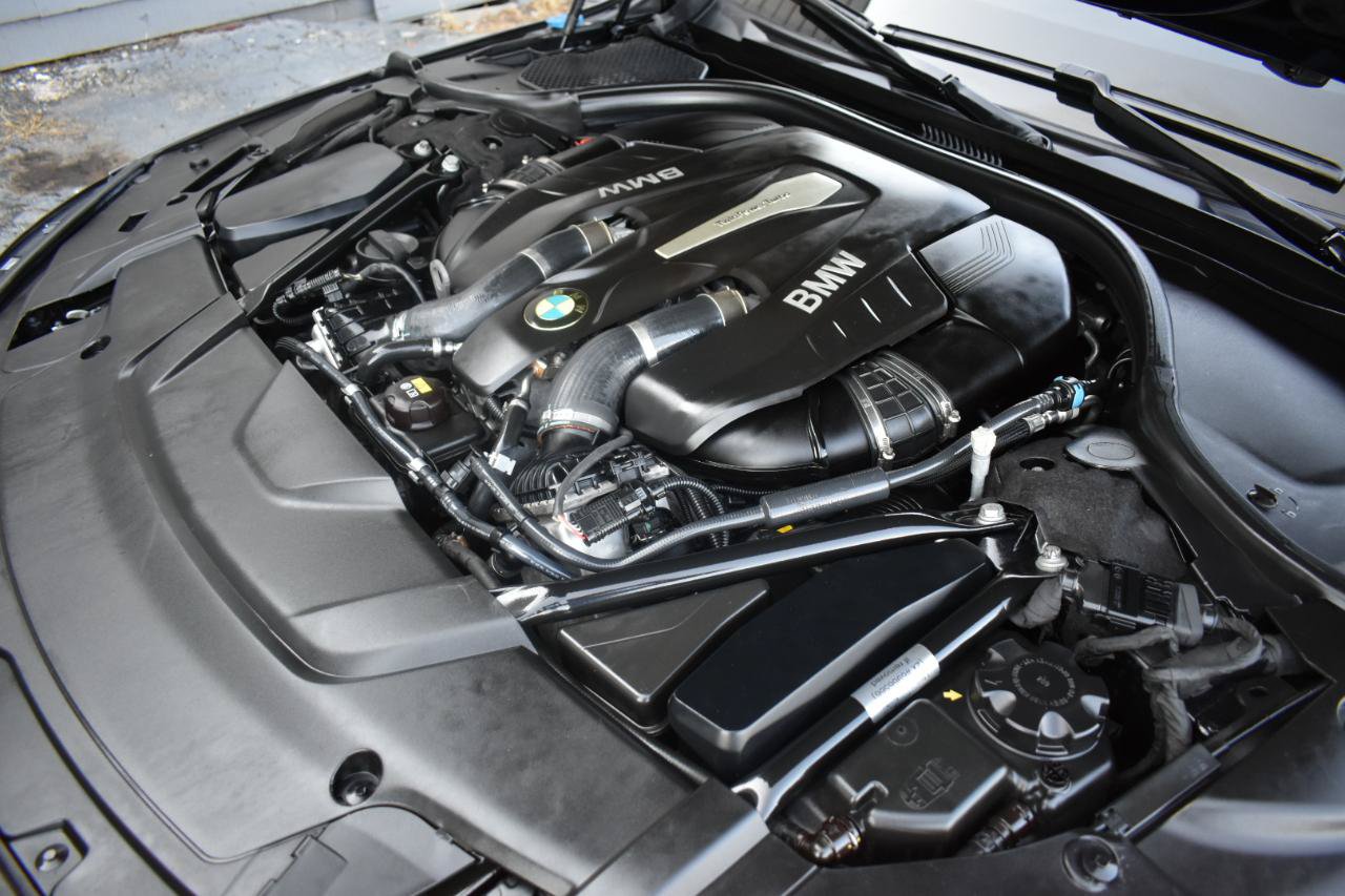 Used 2018 BMW 750i xDrive AWD/4WD image 51