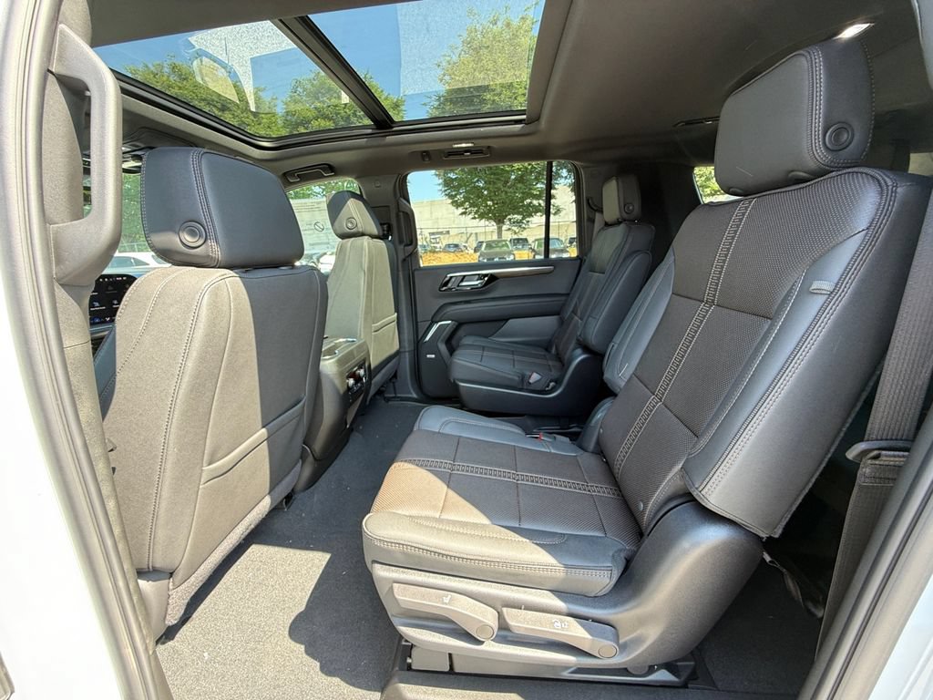 New 2026 Chevrolet Suburban High Country AWD/4WD image 25