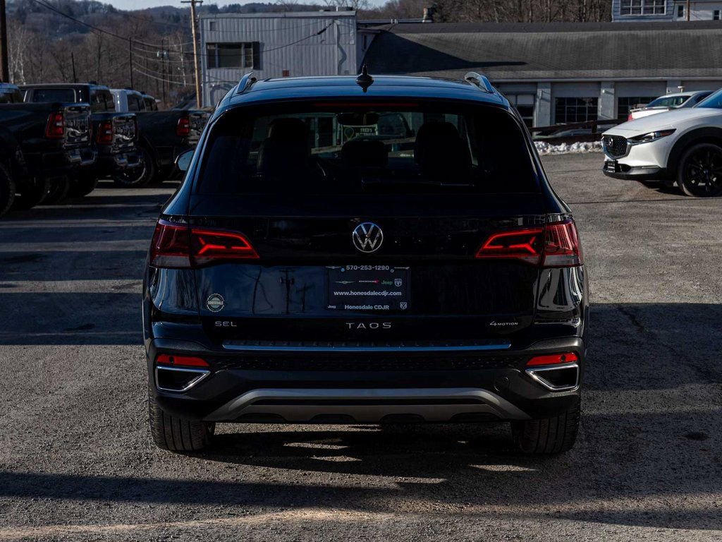 Used 2023 Volkswagen Taos SEL AWD/4WD image 5