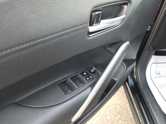 Used 2022 Toyota Corolla Cross XLE w/ Convenience Package image 22